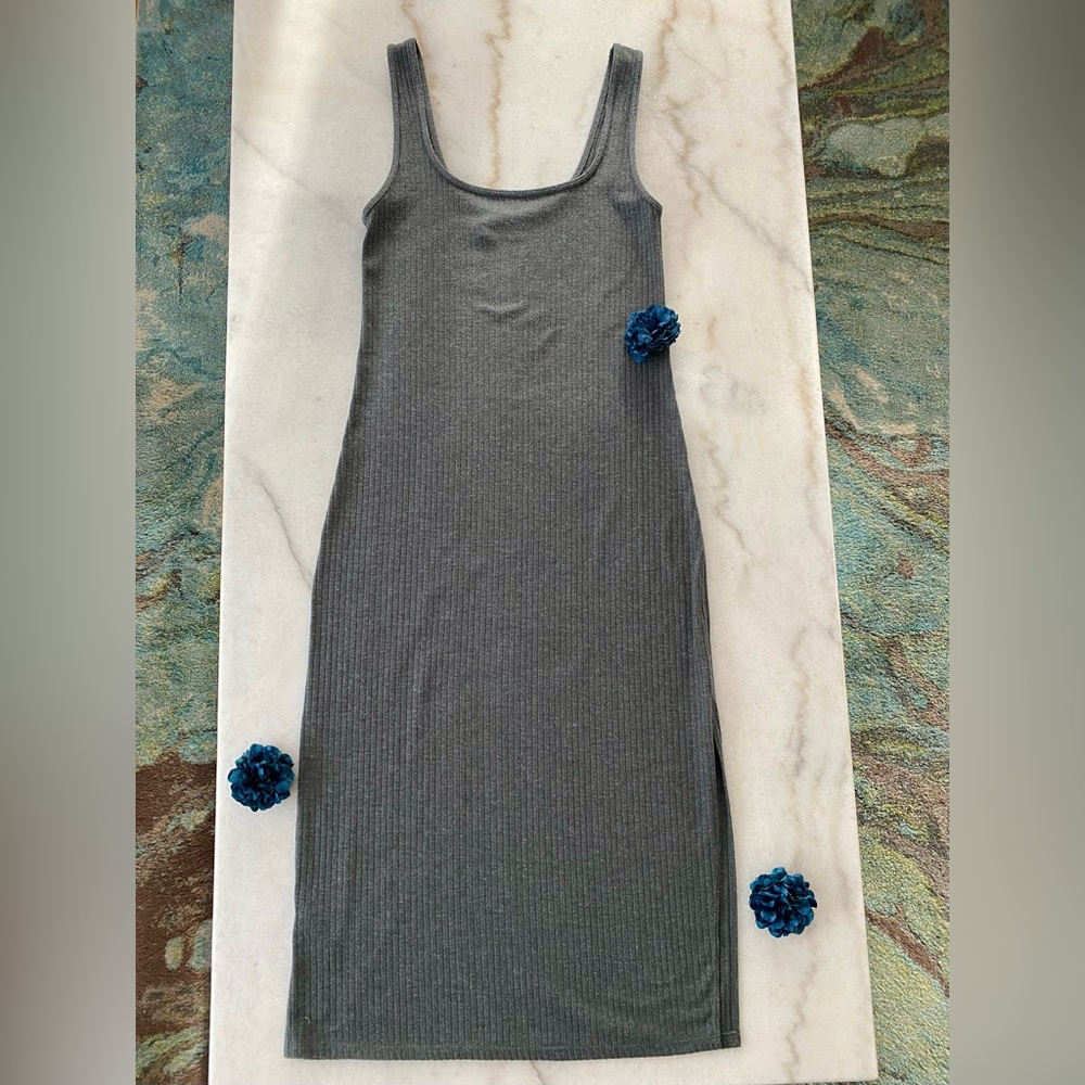 Abercrombie & Fitch A&F Gray Sleeveless Ribbed Midi Sweater Dress with Slit